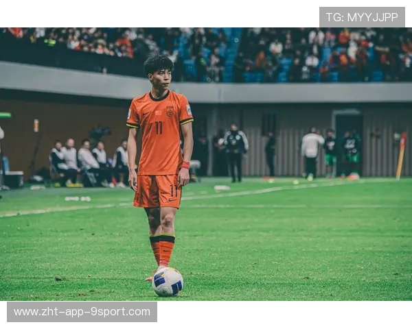 王钰栋在国青友谊赛中连过两人后起脚劲射直钻死角 王钰栋在国青友谊赛中连过两人后起脚劲射直钻死角